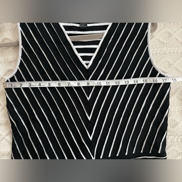Cable & Gauge Black & White Striped fitted Dressy Tank Women’s size Large - Picture 9 of 11